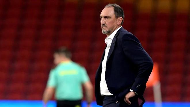 因家人病危布里斯班狮吼主教练将缺席下轮联